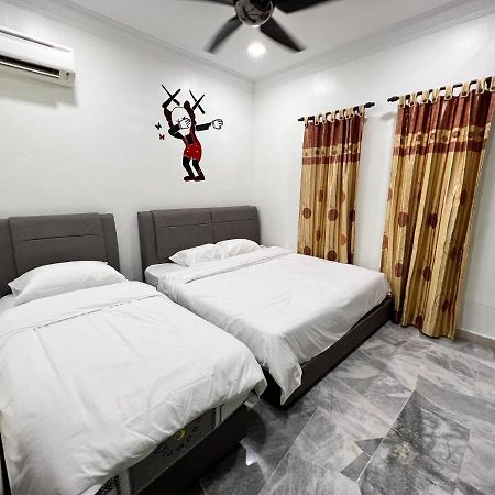 Bearbrick Homestay With Pool Port Dickson Bagian luar foto