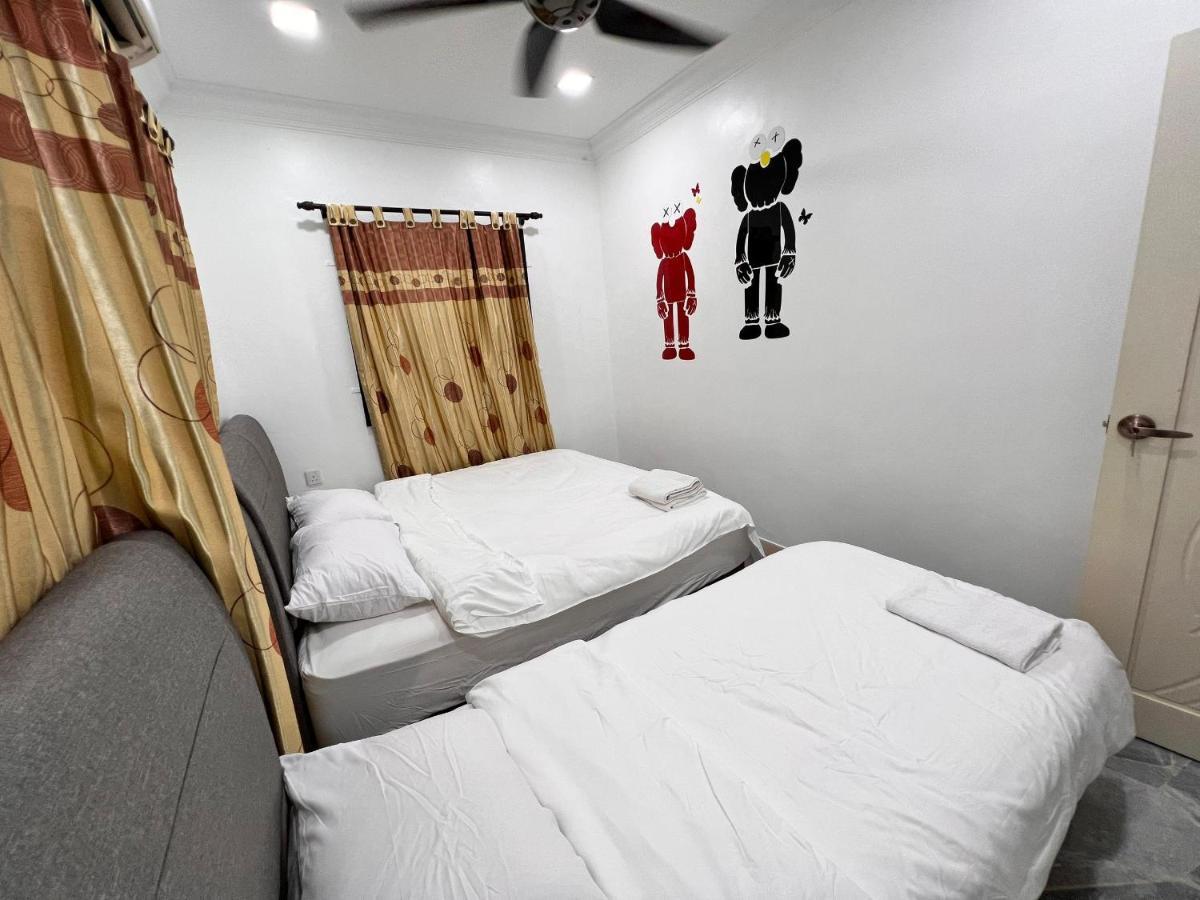 Bearbrick Homestay With Pool Port Dickson Bagian luar foto