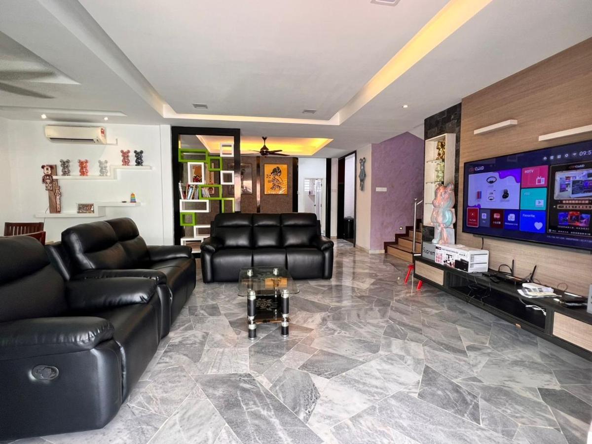 Bearbrick Homestay With Pool Port Dickson Bagian luar foto